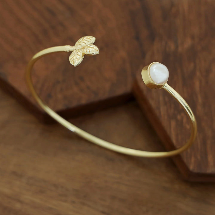 Hema Golden Leafy Pearl Bangle