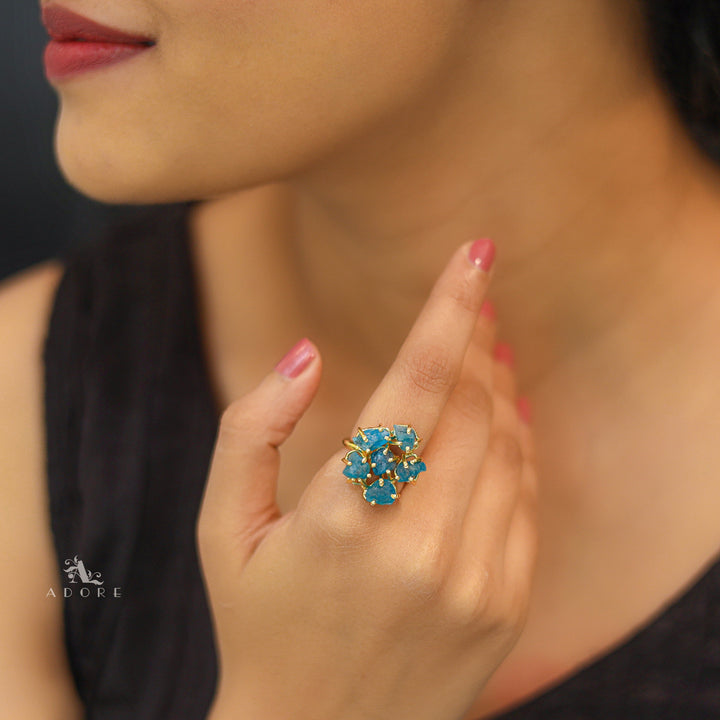 Golden Flower Claw Dyed Stone Ring