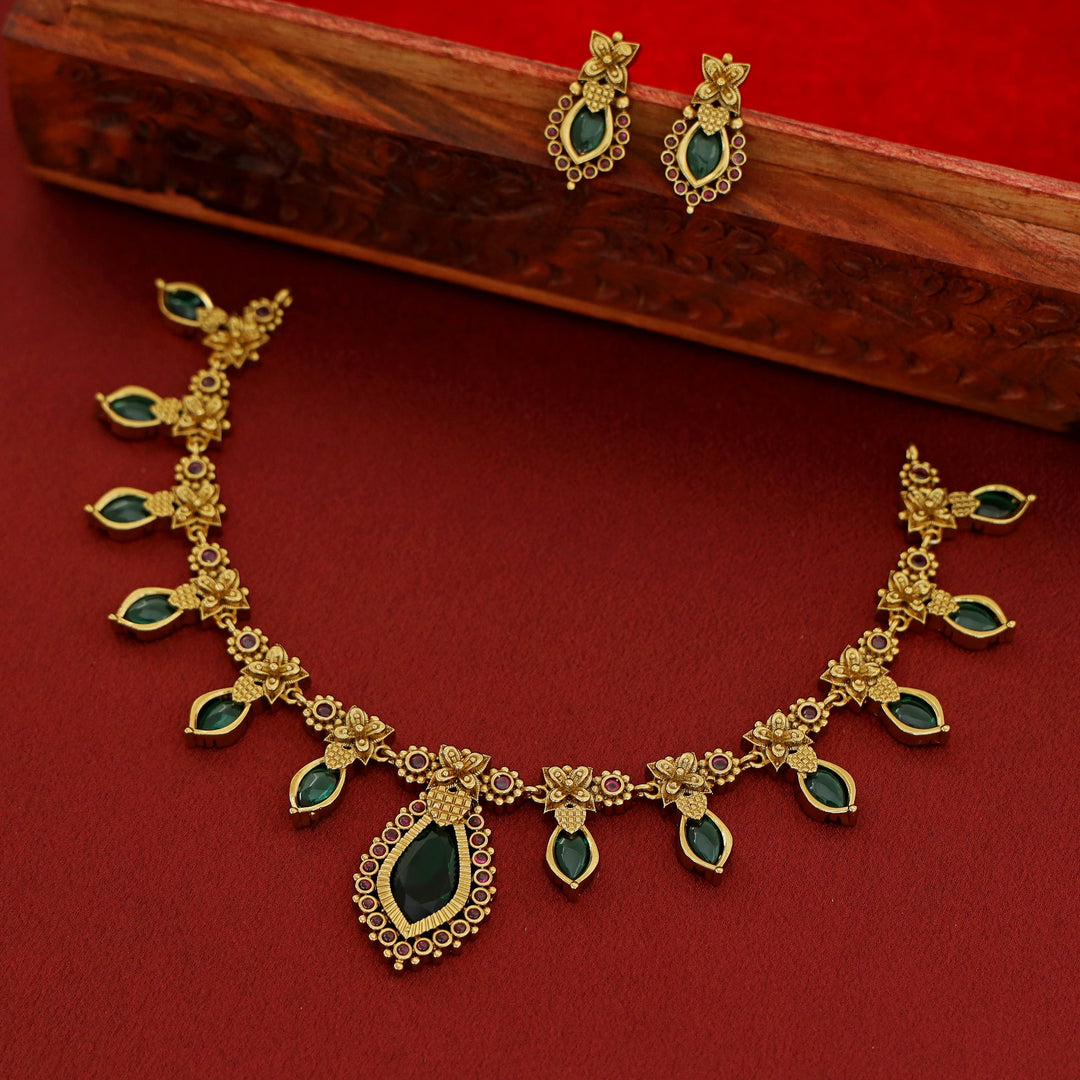 Raksha Nagapadam Palakka Short Neckpiece With Earring