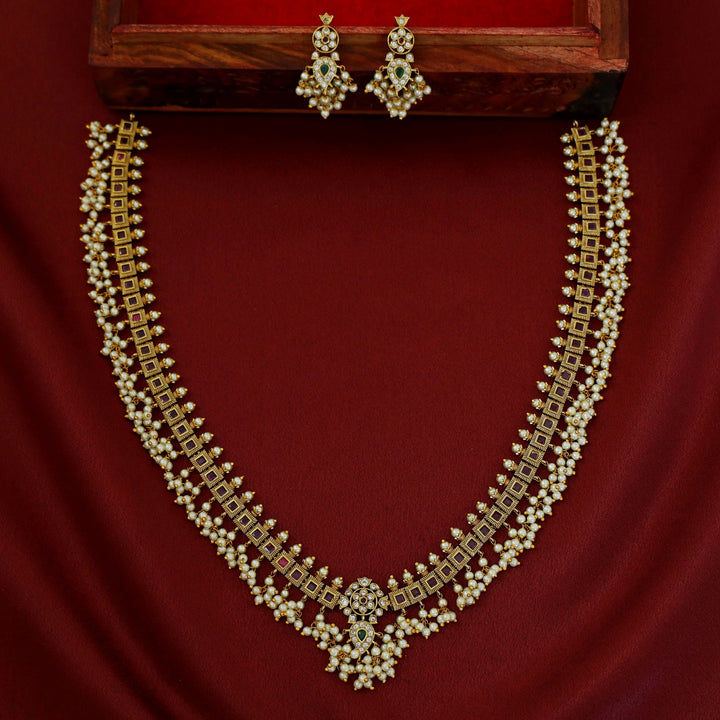 Premium Akanshi Pearl Bridal Neckpiece With Earring