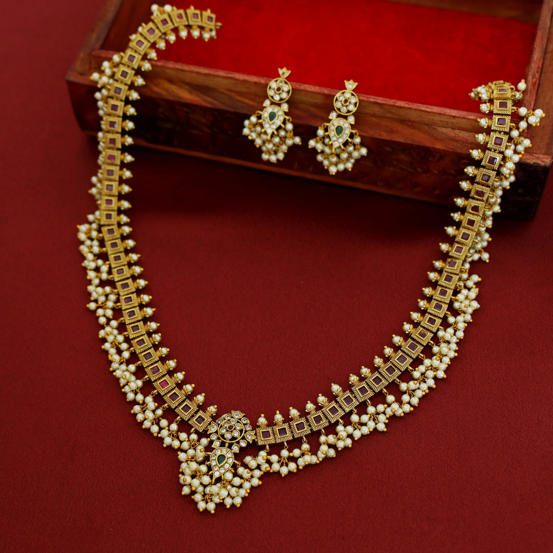 Premium Akanshi Pearl Bridal Neckpiece With Earring