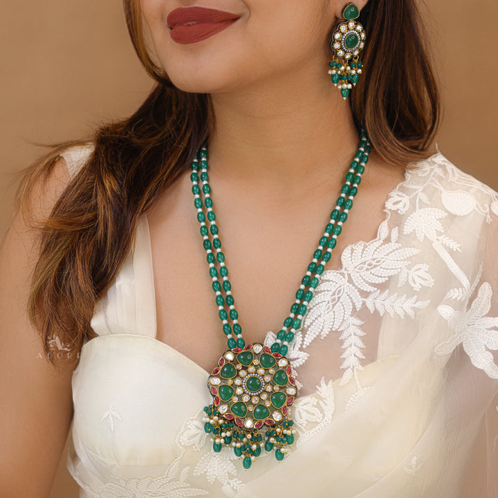 Vanessa Green Long Neckpiece With Earring