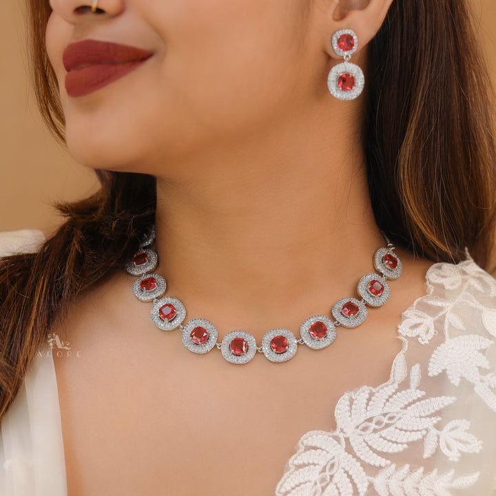 Arnika Silver Glossy Neckpiece With Earring