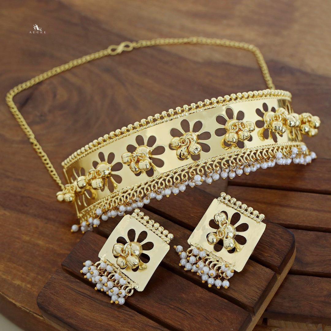 Maahika Golden Ghungroo Pearl Choker With Earring