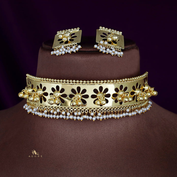 Maahika Golden Ghungroo Pearl Choker With Earring