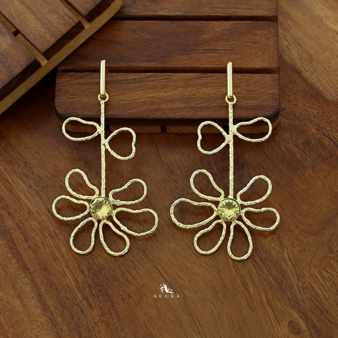 Alma Golden Flower Leaf Glossy Earring