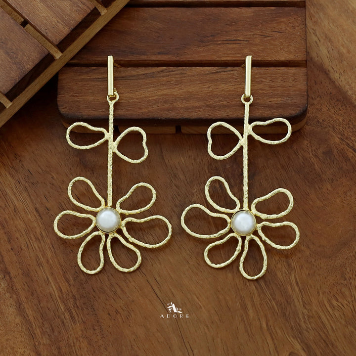 Alma Golden Flower Leaf Glossy Earring