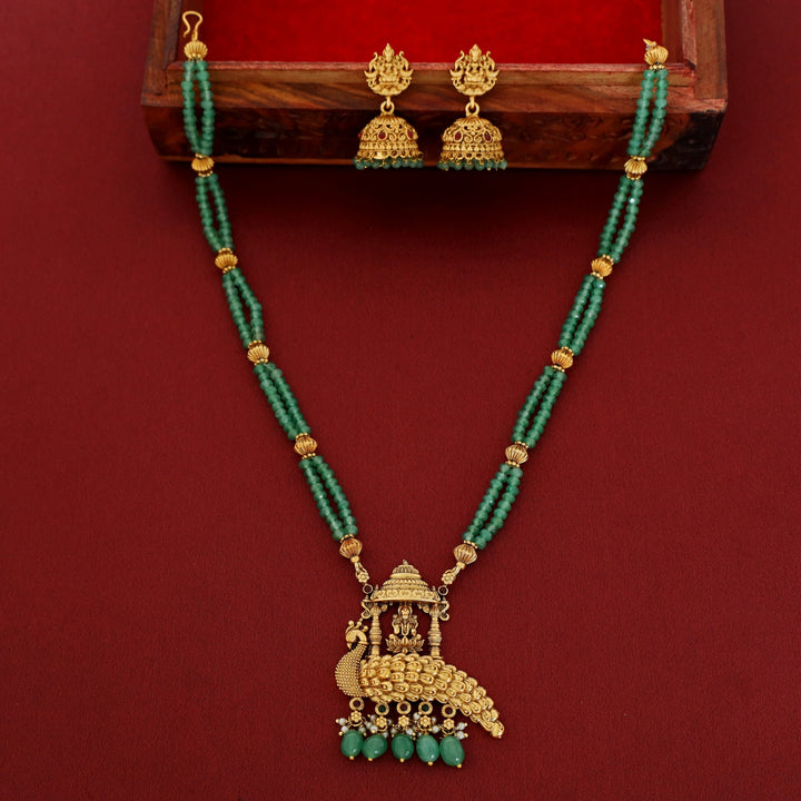 Dipannita Mayura Devi Pendant Neckpiece With Earring