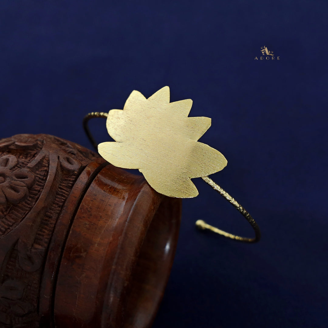 Golden Textured Flower Hammered Bangle