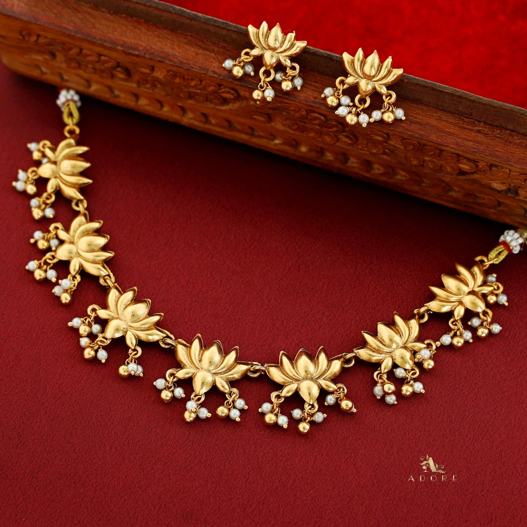 Srinika Lotus Pearl Short Neckpiece With Earring