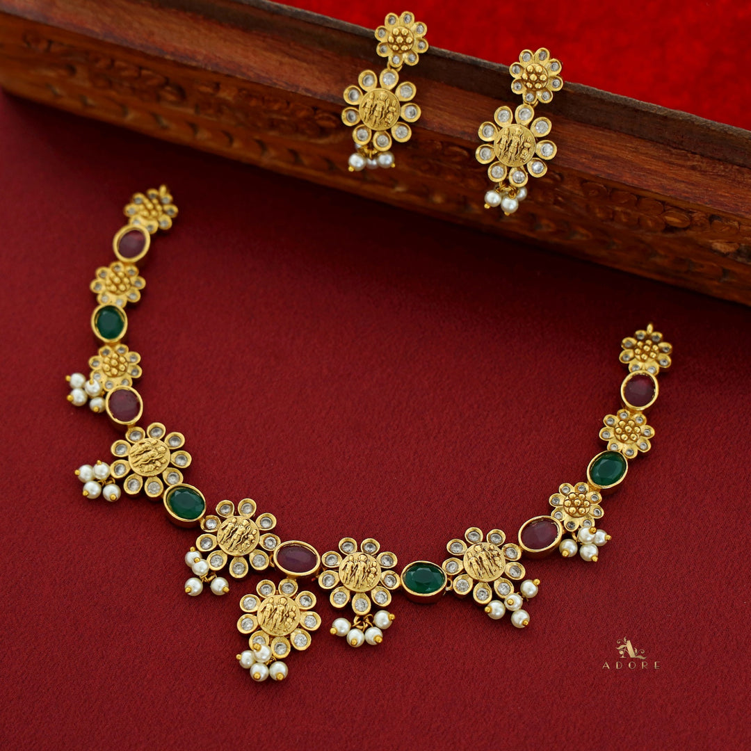 Kaashvi Floral Pearl Short Neckpiece With Earring