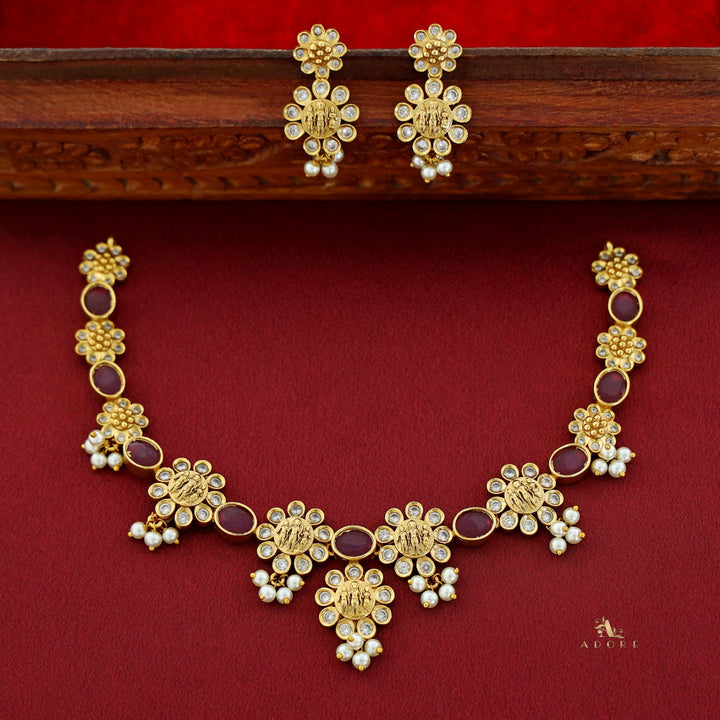 Kaashvi Floral Pearl Short Neckpiece With Earring