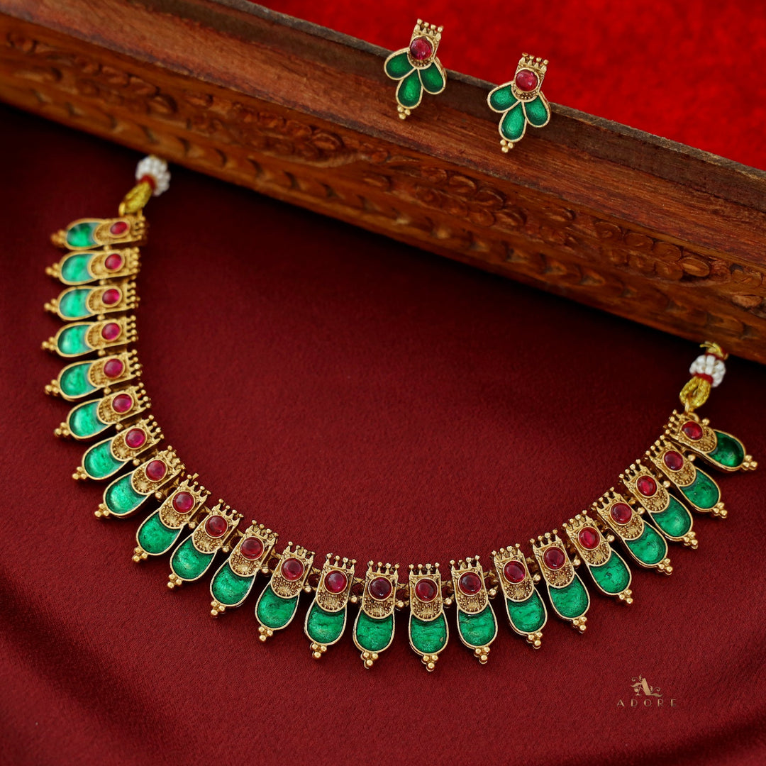 Dhruvi Enamel Circle Stone Neckpiece With Stud