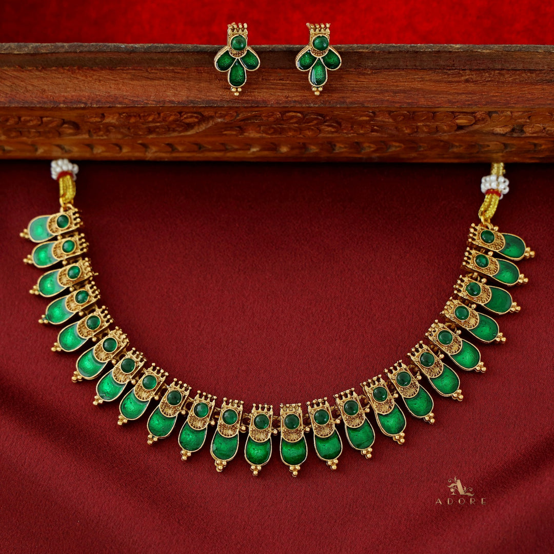 Dhruvi Enamel Circle Stone Neckpiece With Stud