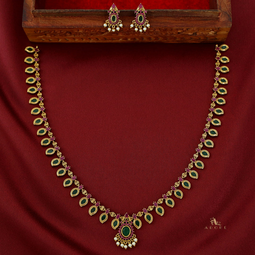 Devansha Palakka Long Neckpiece With Earring