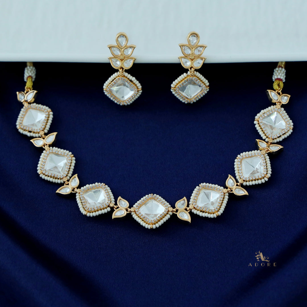 Nihara Kundan Choker With Earring