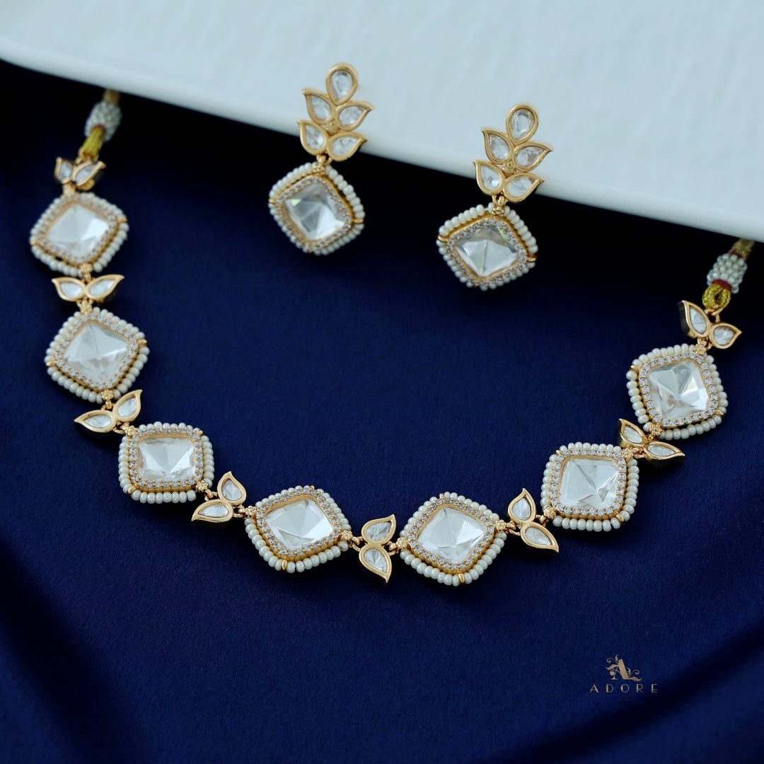 Nihara Kundan Choker With Earring