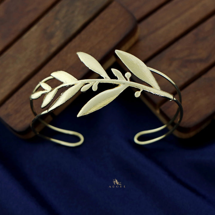 Bairavi Golden Leaf Bangle