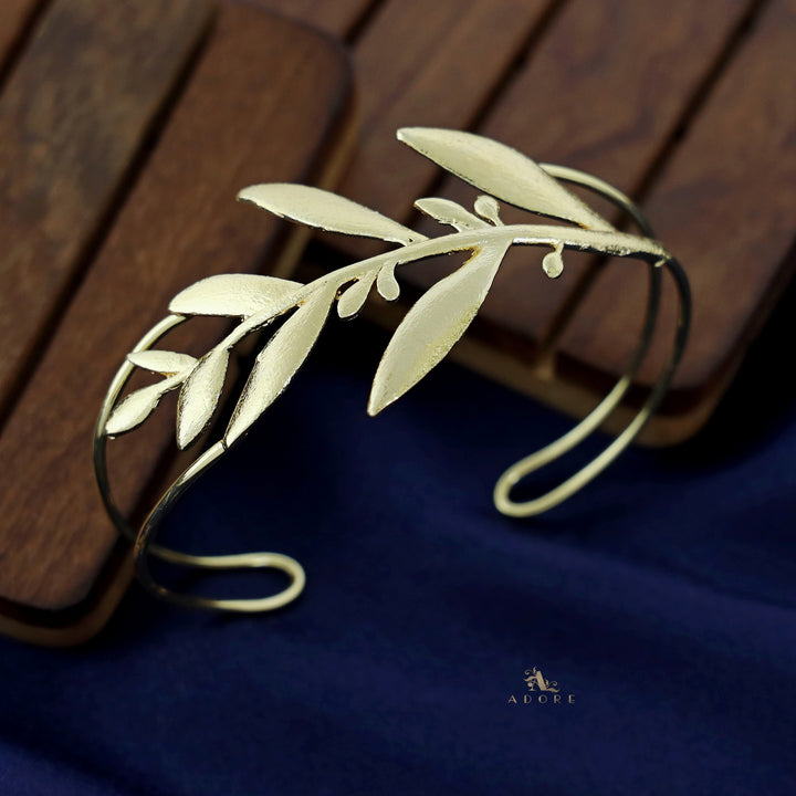 Bairavi Golden Leaf Bangle