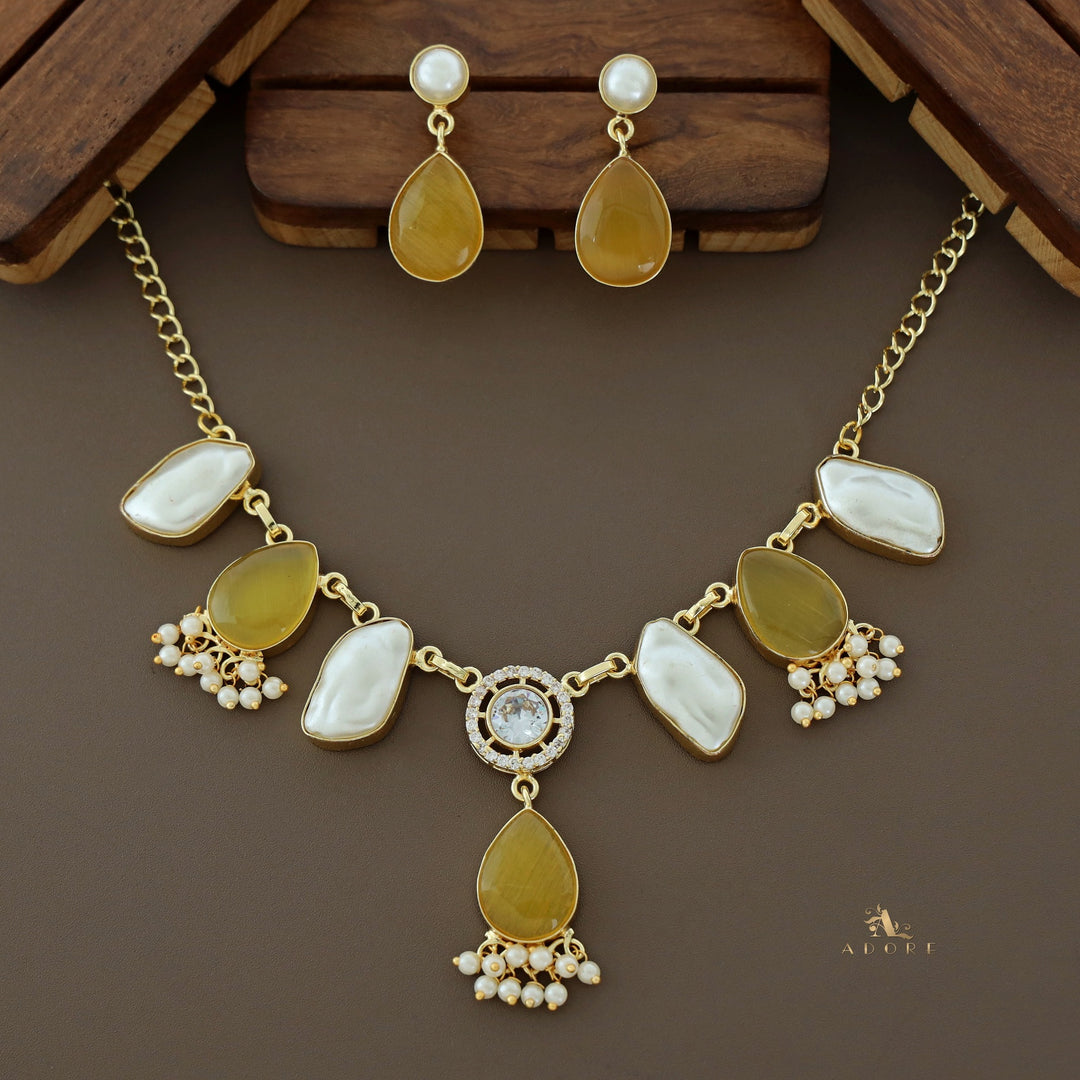 Jagrati Golden Pearl Baroque Drop Neckpiece With Earring