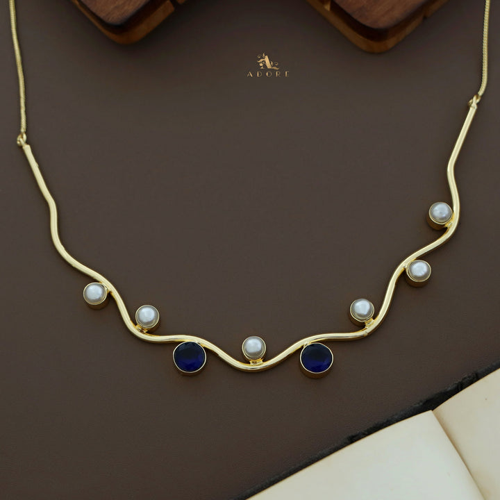 Jocelyn Golden Wavy Glossy Fresh Water Pearl Neckpiece