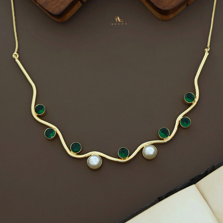 Jocelyn Golden Wavy Glossy Fresh Water Pearl Neckpiece