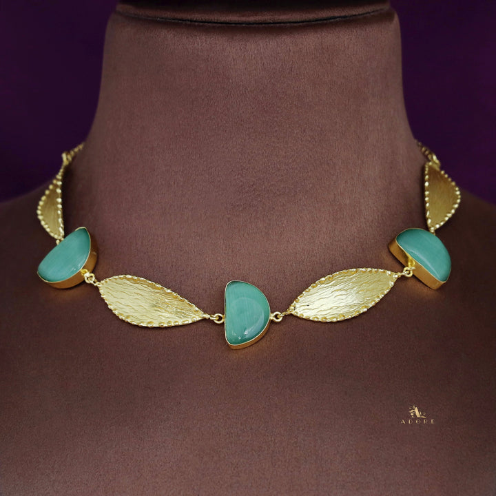 Mabel Golden Textured Leaf Short Neckpiece