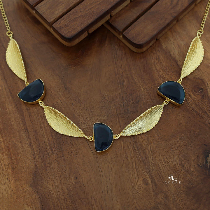 Mabel Golden Textured Leaf Short Neckpiece