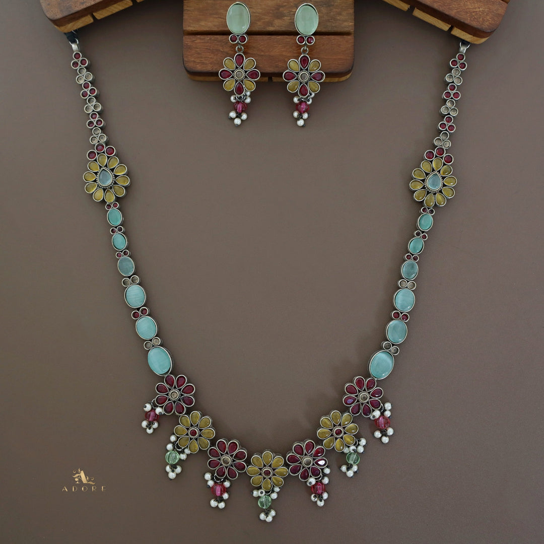 Zayana Flower Neckpiece With Earring