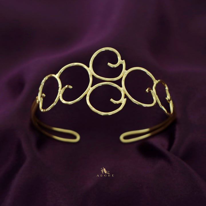 Lixa Golden Hammered Round Bangle