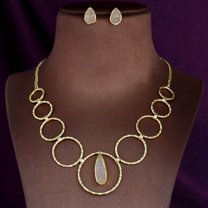 Kelsye Golden Circle Raw Stone Neckpiece With Stud