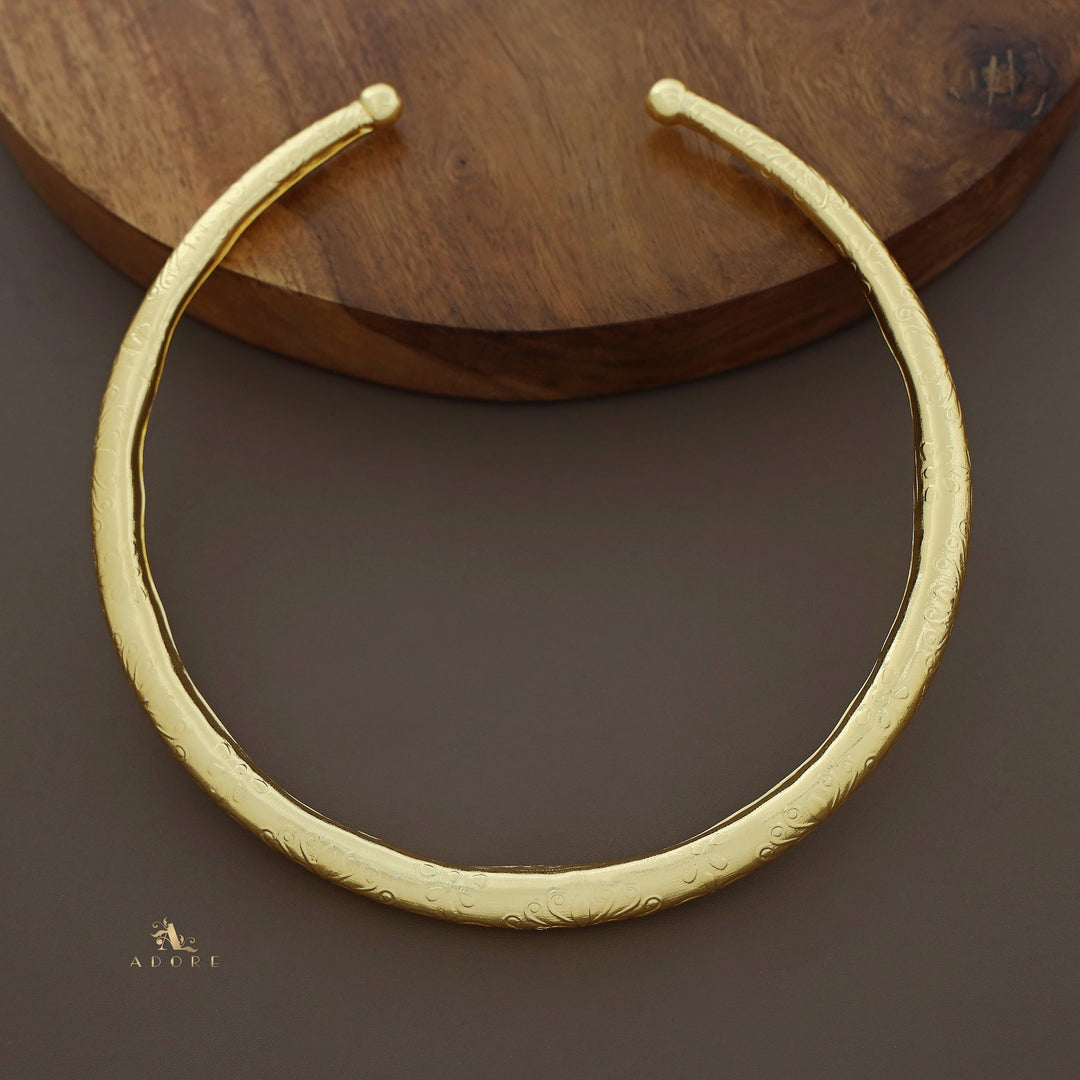 Golden Portia Doodle Neck Cuff