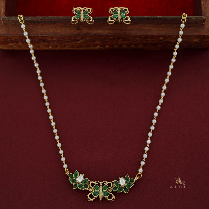 Ashvadha Padma Pearl Short Neckpiece with Earring