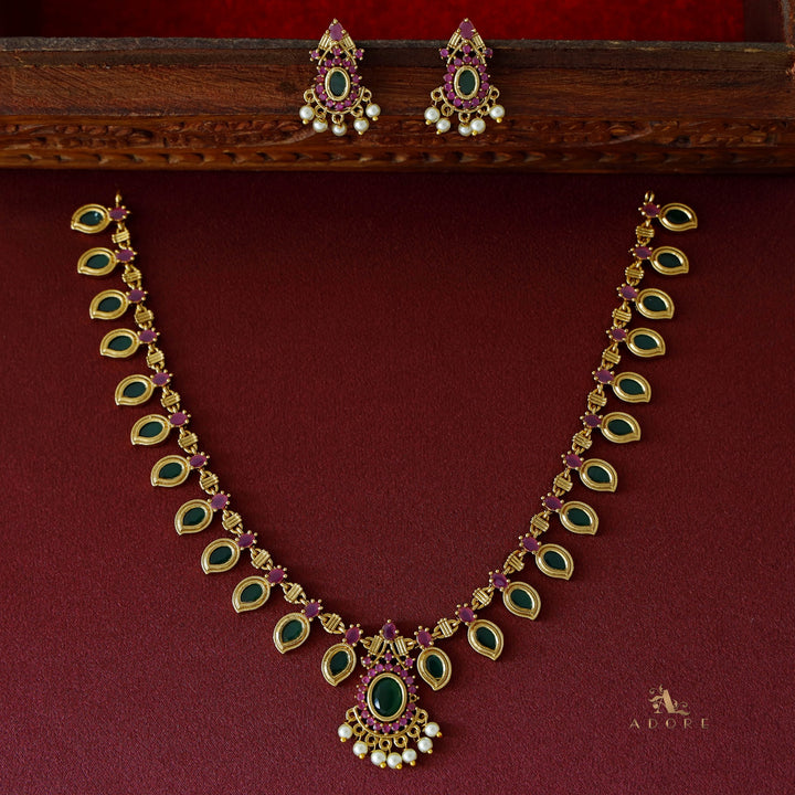 Devansha Paalakka Short Neckpiece With Earring