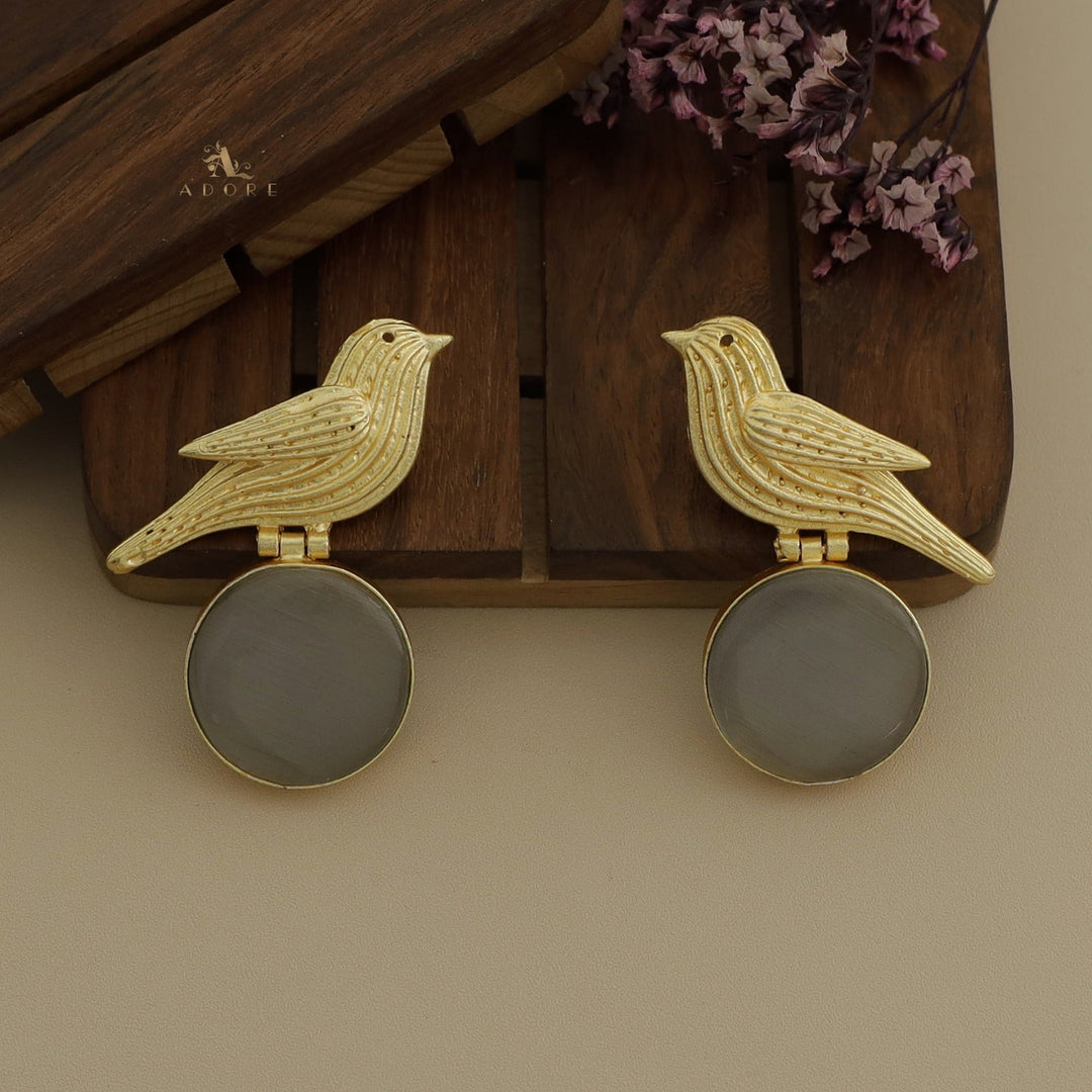 Pigeon Round Stone Earring