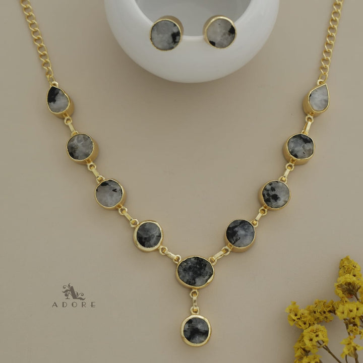 Marleigh Raw Stone Neckpiece With Stud