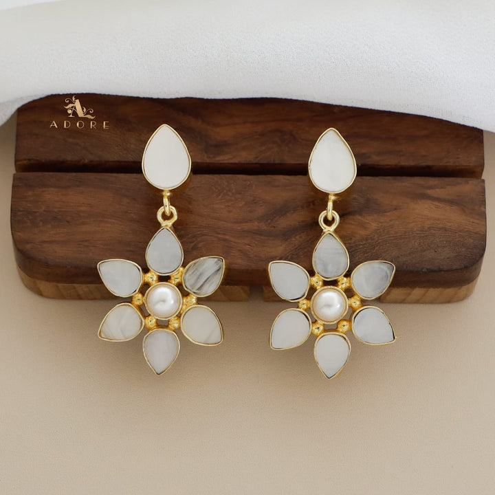 Glossy Drop Flower Pearl Earring