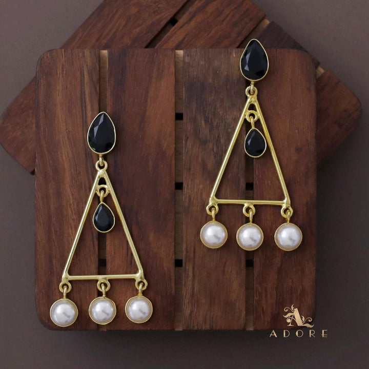 Glossy Drops Triangle Tri Pearl Earring