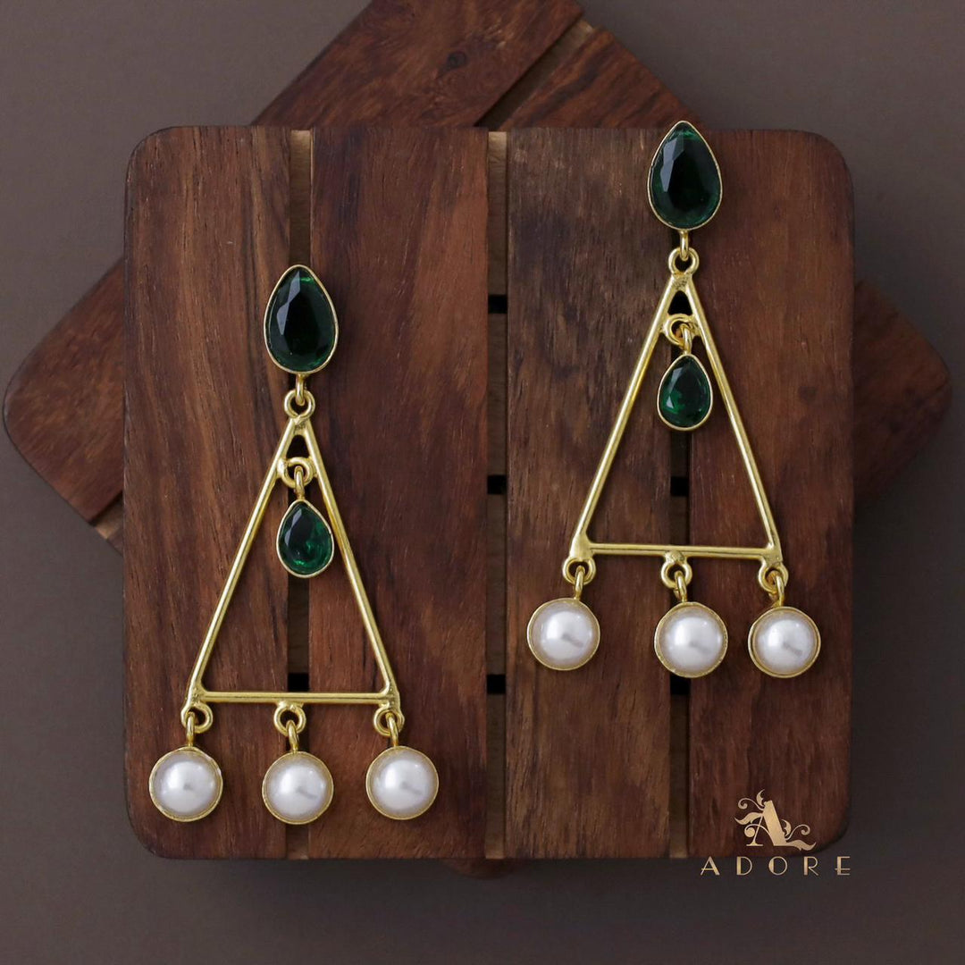 Glossy Drops Triangle Tri Pearl Earring