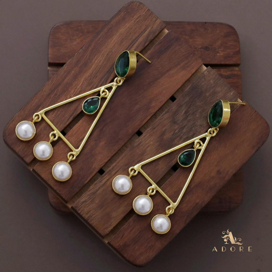 Glossy Drops Triangle Tri Pearl Earring