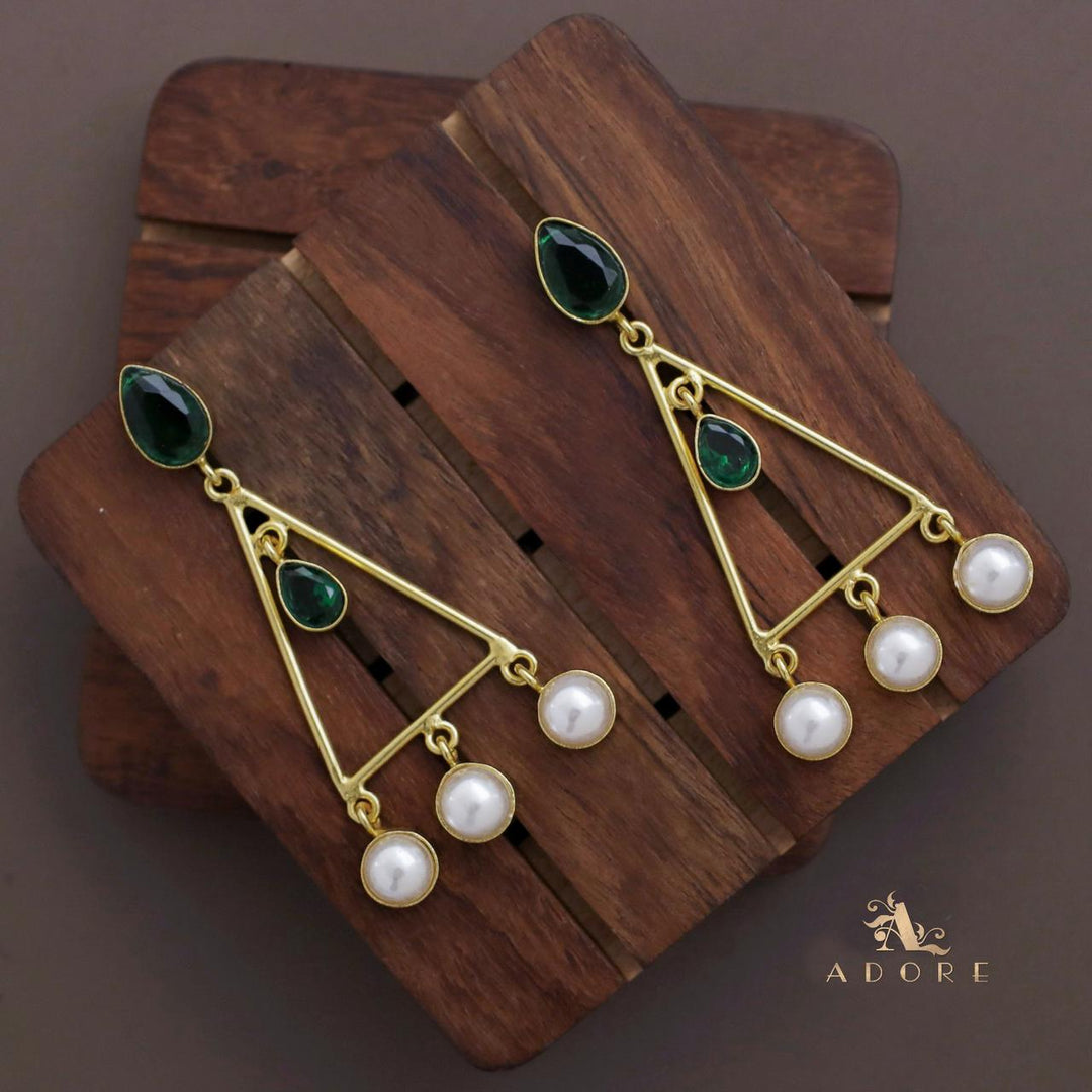 Glossy Drops Triangle Tri Pearl Earring