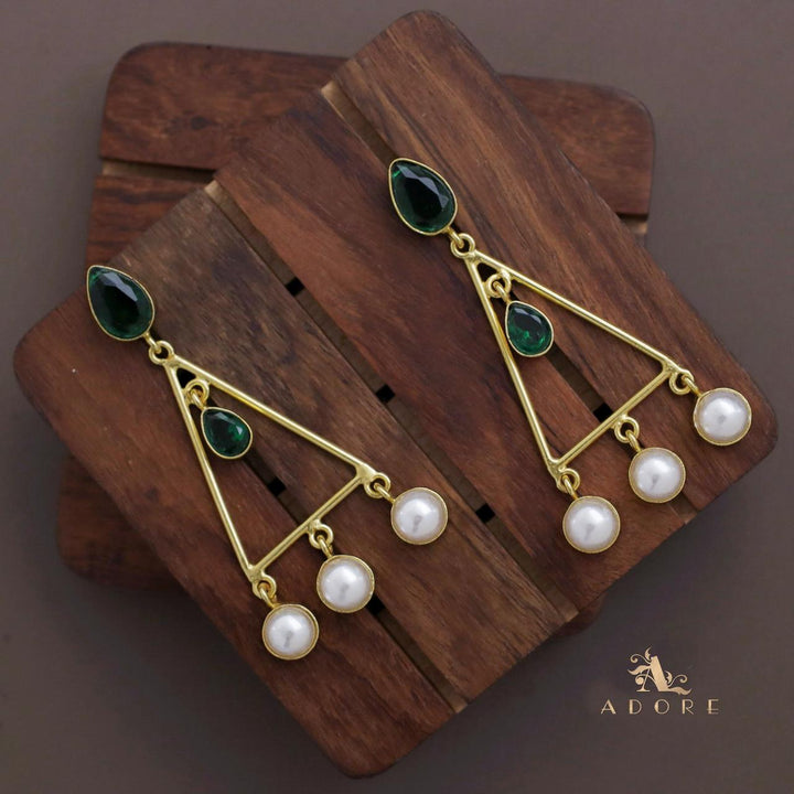 Glossy Drops Triangle Tri Pearl Earring