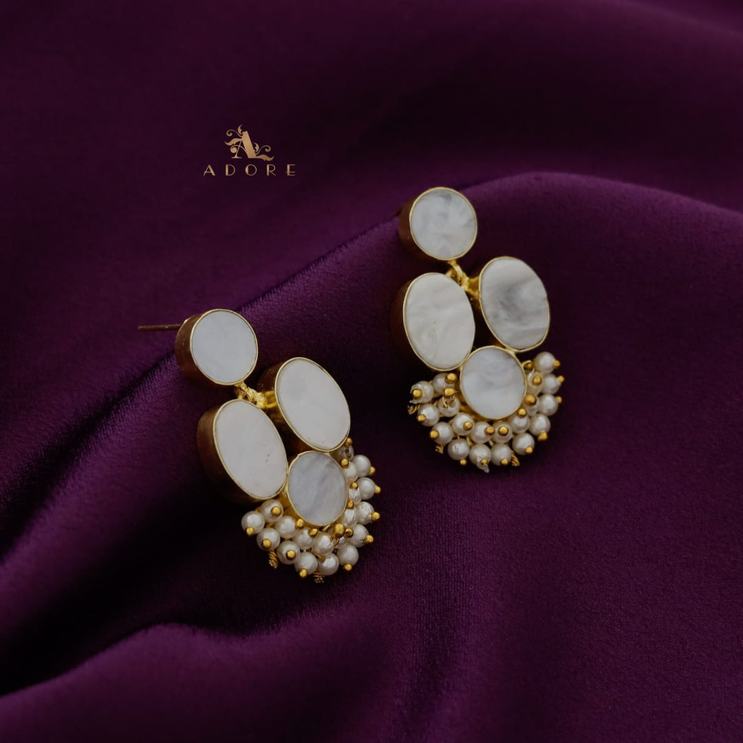 Dual Round & Oval MOP Cluster Pearl Earring