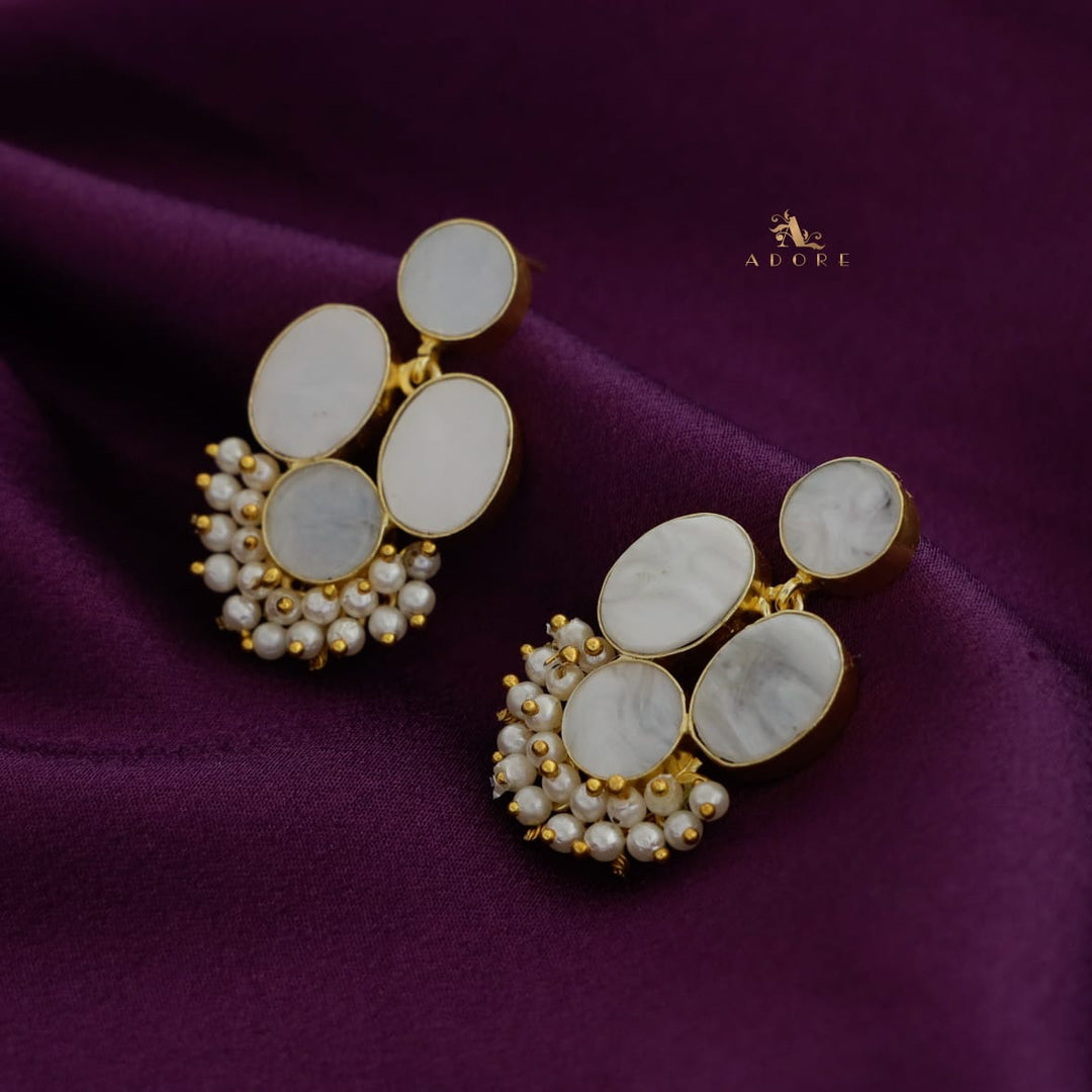 Dual Round & Oval MOP Cluster Pearl Earring