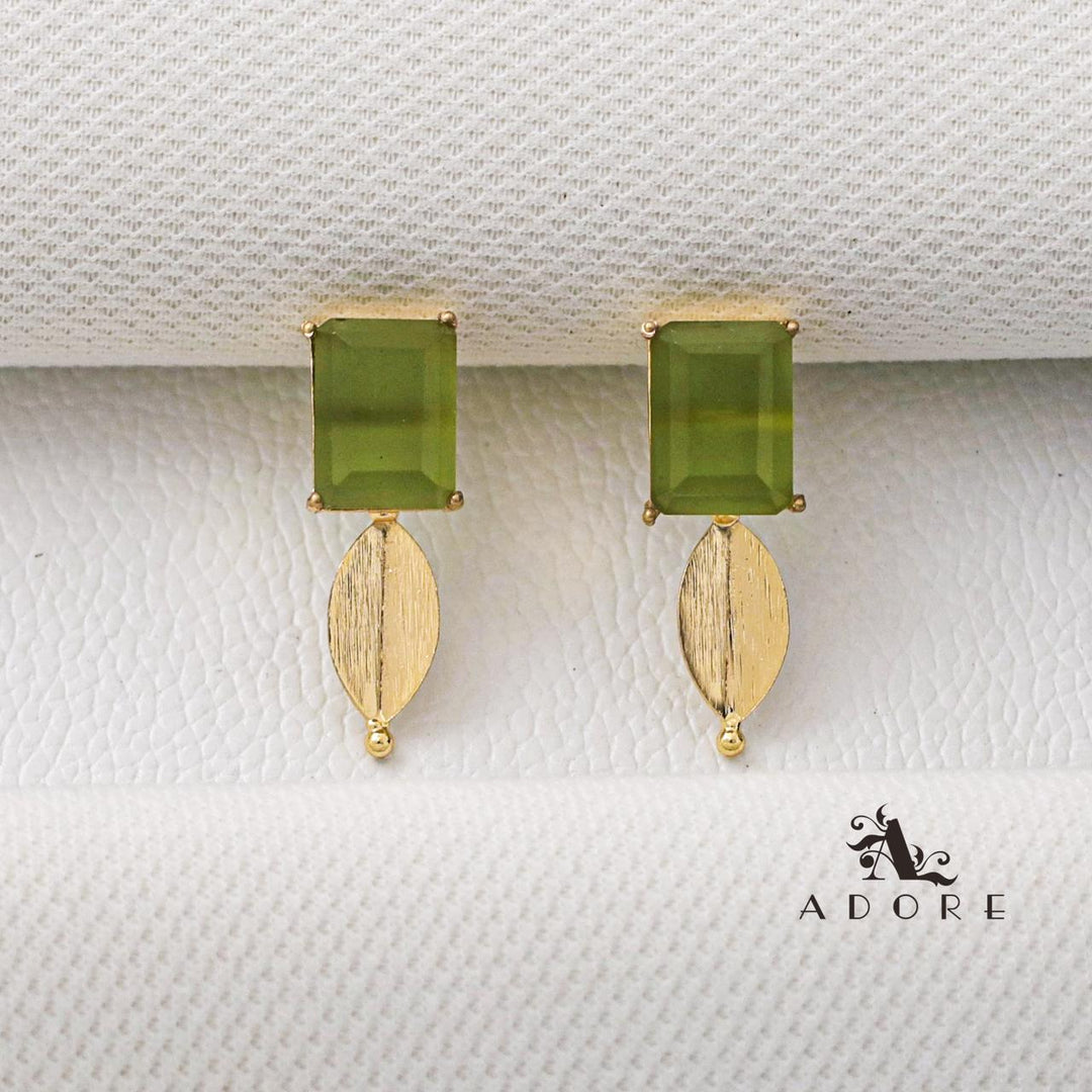 Golden Claw Rectangle One Fold Leaf Earring