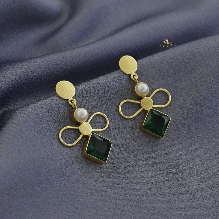 Pearly Ribbon Glossy Diamond Earring