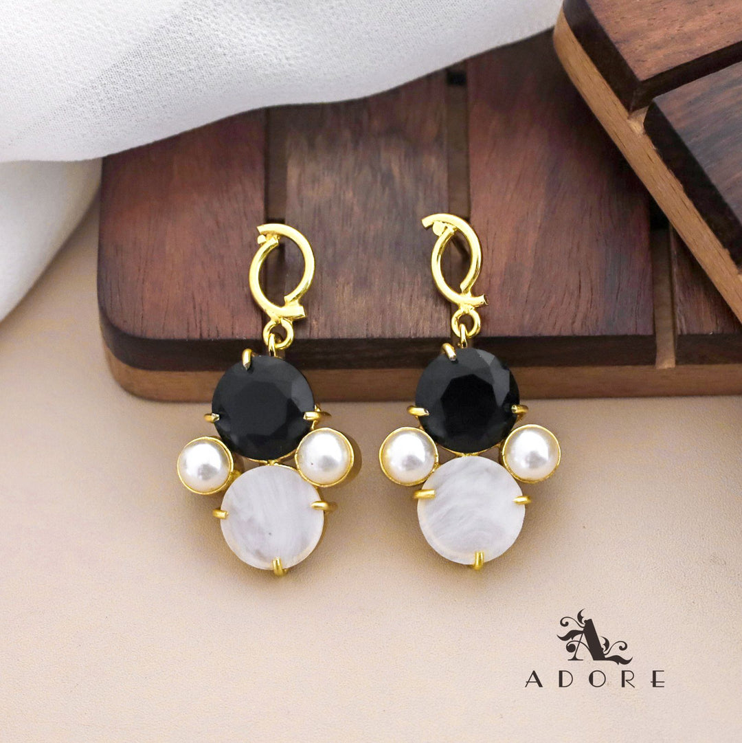 Riza Round Glossy + MOP Pearl Earring