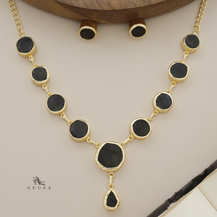 Marleigh Raw Stone Neckpiece With Stud