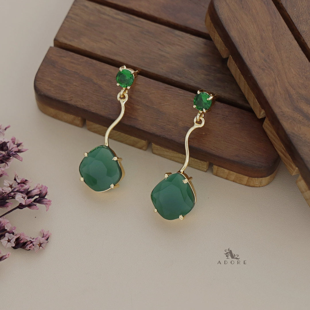 Daliya Glossy Curvy Earring