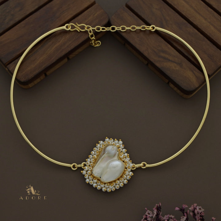 Baroque Cluster Pearl Golden Neck Cuff